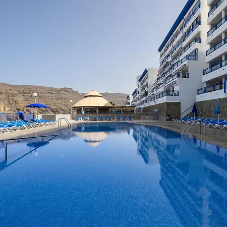 Charming With Terrace, Swimming Pool And Sea Views