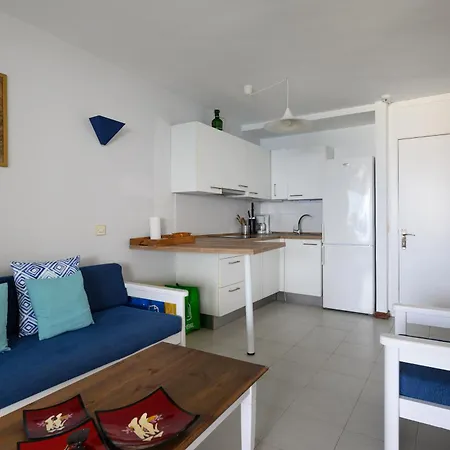 Charming With Terrace, Swimming Pool And Sea Views 아파트 *