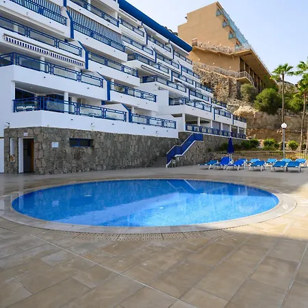 Charming With Terrace, Swimming Pool And Sea Views