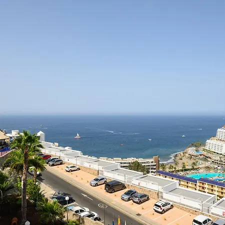 아파트 Charming With Terrace, Swimming Pool And Sea Views