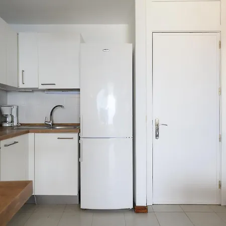 아파트 Charming With Terrace, Swimming Pool And Sea Views *