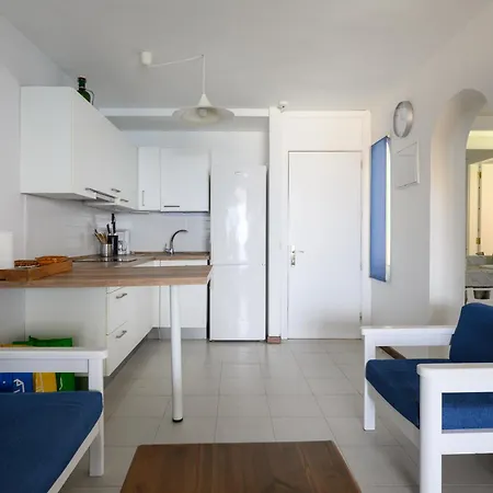 Charming With Terrace, Swimming Pool And Sea Views 아파트 *